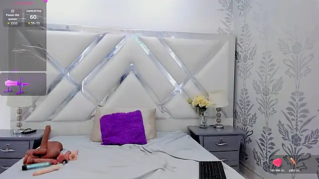 Snapshot of selenareyes chatting on September 24, 8:34 pm selenareyes online show from September 24, 8:34 pm