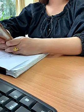 PhuongNhi21 online show from September 13, 2:44 am