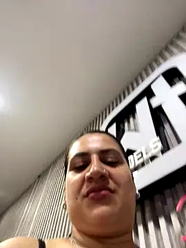 Snapshot of megvibes chatting on December 16, 9:31 pm megvibes online show from December 16, 9:31 pm