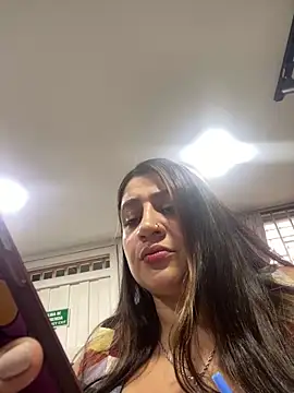 Snapshot of megvibes chatting on December 18, 9:21 pm megvibes online show from December 18, 9:21 pm