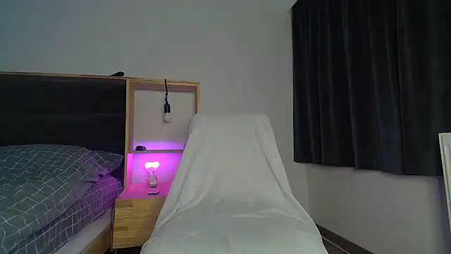 Melisss0404 online show from September 21, 8:32 pm