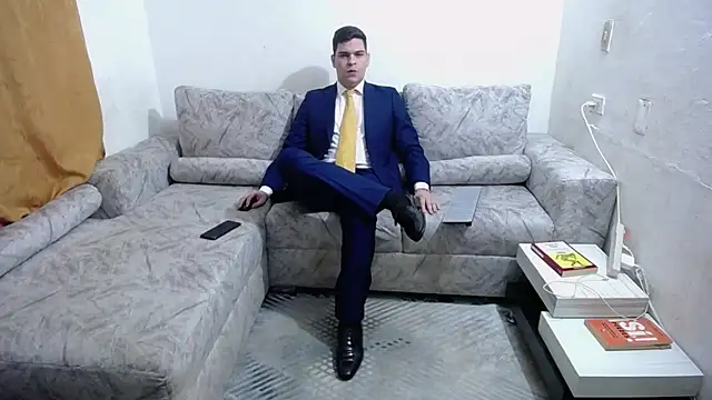 Victor Maitland online show from January 13, 3:45 am