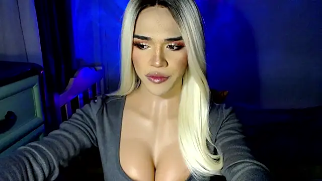 lusciousgirlx online show from December 2, 5:13 am