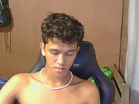 kenbigcockxx online show from December 18, 1:17 pm