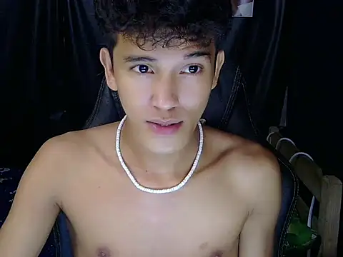 Snapshot of kenbigcockxx chatting on March 12, 2:23 pm kenbigcockxx online show from March 12, 2:23 pm
