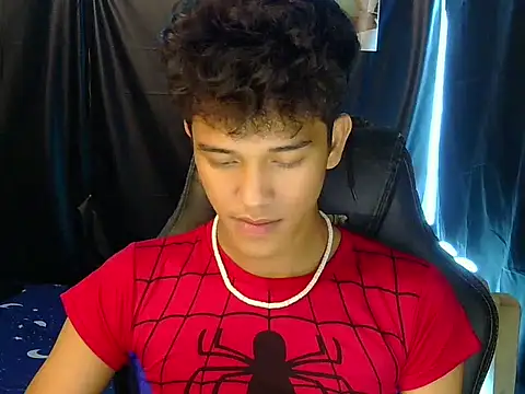Snapshot of kenbigcockxx chatting on March 17, 9:56 am kenbigcockxx online show from March 17, 9:56 am