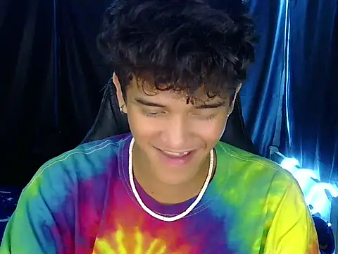 Snapshot of kenbigcockxx chatting on April 6, 2:07 pm kenbigcockxx online show from April 6, 2:07 pm