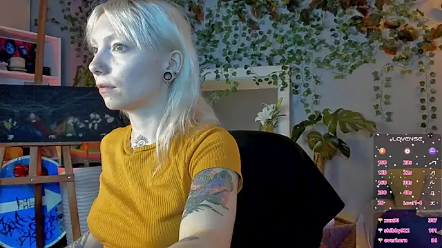 Snapshot of tattoo_art_baby chatting on June 25, 5:12 am tattoo art baby online show from June 25, 5:12 am