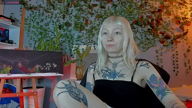 Snapshot of tattoo_art_baby chatting on July 10, 4:17 am tattoo art baby online show from July 10, 4:17 am