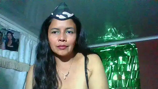 Snapshot of DianaOchoa_ chatting on October 20, 3:07 am DianaOchoa online show from October 20, 3:07 am