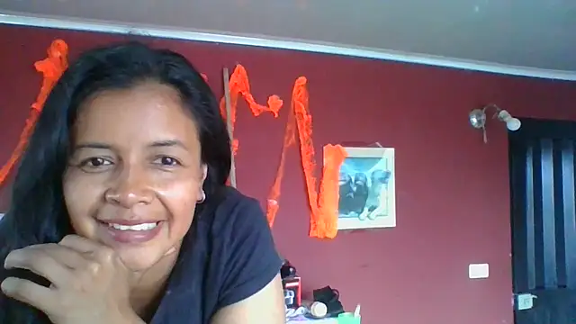 Snapshot of DianaOchoa_ chatting on October 23, 7:34 pm DianaOchoa online show from October 23, 7:34 pm