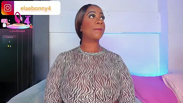 Snapshot of Keily-w chatting on July 3, 5:14 am Keily-w online show from July 3, 5:14 am