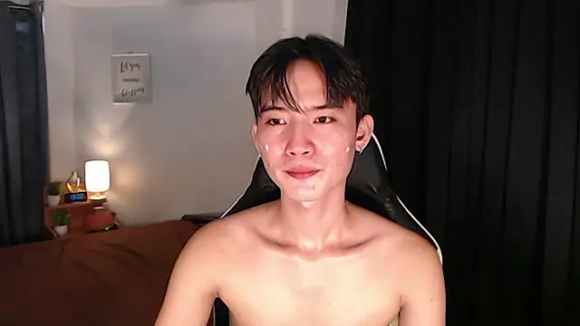 Snapshot of asian_dai chatting on August 2, 4:55 am asian dai online show from August 2, 4:55 am