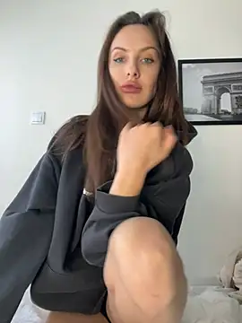 goodgirldevil online show from April 22, 9:55 am