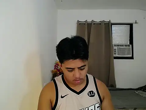 Snapshot of Hugecock2hundle_intown chatting on November 16, 9:26 am Hugecock2hundle intown online show from November 16, 9:26 am