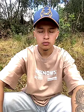 Snapshot of Archie-Davis chatting on September 22, 3:47 pm Archie-Davis online show from September 22, 3:47 pm