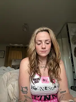 Snapshot of SofiaaBlackk chatting on November 5, 11:32 am SofiaaBlackk online show from November 5, 11:32 am