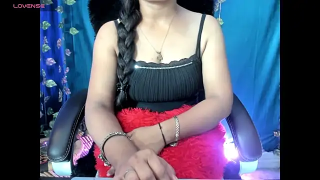 Snapshot of Forever_Love2025 chatting on September 13, 6:57 am Forever Love2025 online show from September 13, 6:57 am