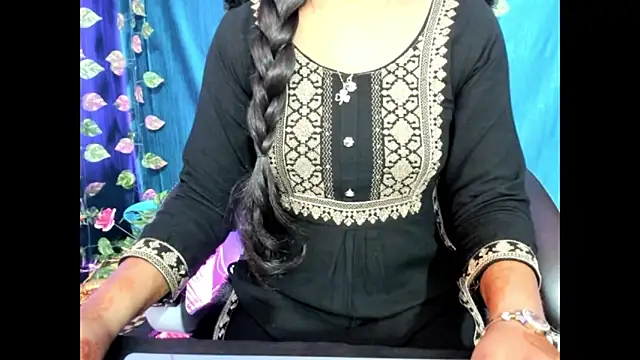 Snapshot of Forever_Love2025 chatting on October 9, 10:13 am Forever Love2025 online show from October 9, 10:13 am