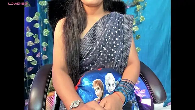 Snapshot of Forever_Love2025 chatting on October 26, 7:36 am Forever Love2025 online show from October 26, 7:36 am