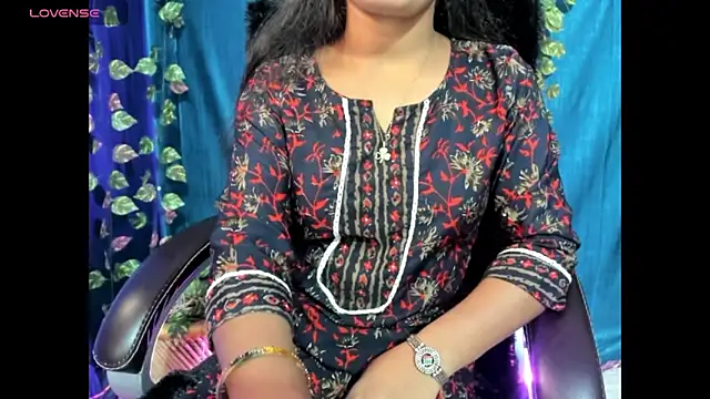 Snapshot of Forever_Love2025 chatting on October 28, 7:56 am Forever Love2025 online show from October 28, 7:56 am