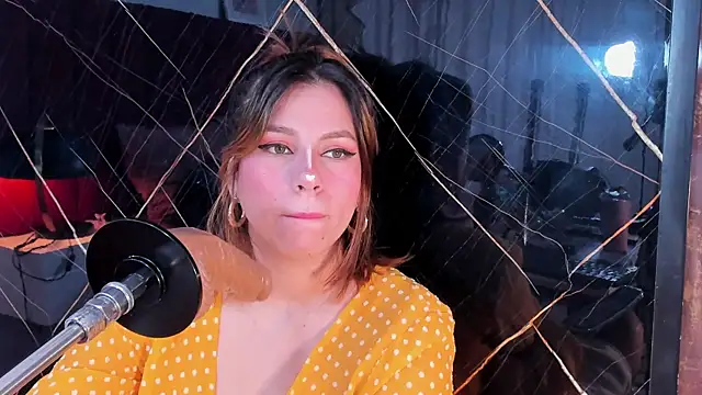 Snapshot of abby_blond_ chatting on October 3, 12:46 pm abby blond  online show from October 3, 12:46 pm