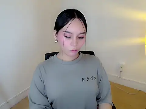 holly tabby online show from January 13, 10:04 pm