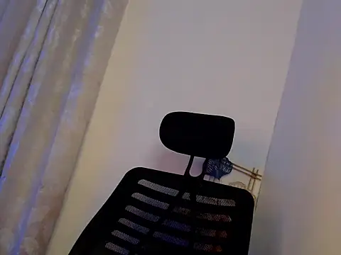 Annaloula online show from January 15, 2:10 pm