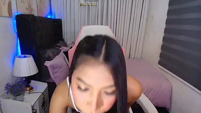 Snapshot of naughtyjayde chatting on November 18, 9:41 pm naughtyjayde online show from November 18, 9:41 pm