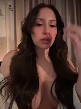 ArianaaSwift online show from April 9, 7:41 pm