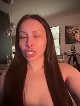 ArianaaSwift online show from June 2, 9:06 pm