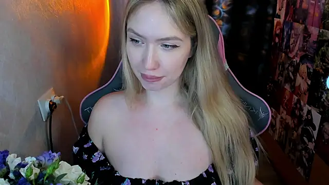 NicoleRiccii online show from November 10, 6:51 pm