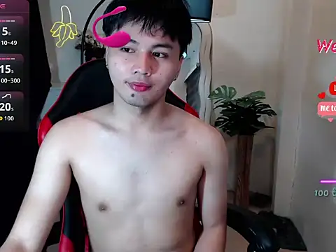 urasiantwink69 online show from April 20, 9:05 pm