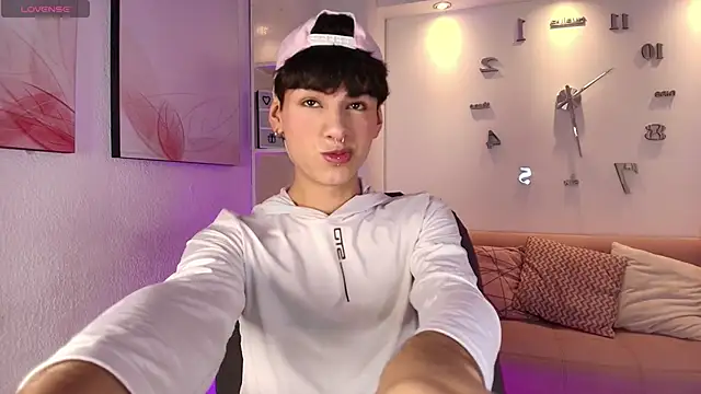 Snapshot of Ezra_Storm chatting on September 30, 9:20 pm Ezra Storm online show from September 30, 9:20 pm