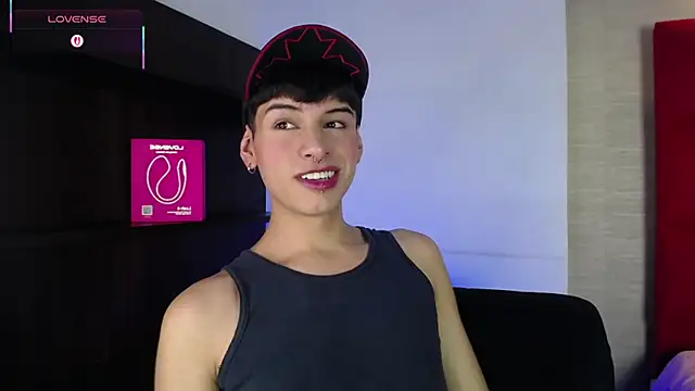 Snapshot of Ezra_Storm chatting on October 18, 4:48 am Ezra Storm online show from October 18, 4:48 am