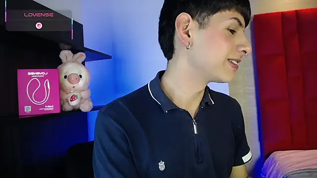 Snapshot of Ezra_Storm chatting on October 25, 4:42 am Ezra Storm online show from October 25, 4:42 am