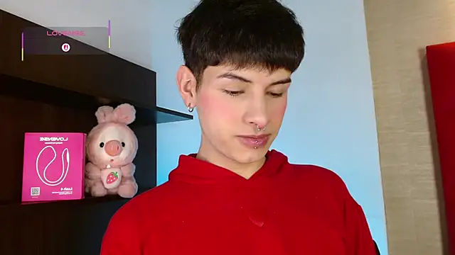 Snapshot of Ezra_Storm chatting on November 18, 5:12 am Ezra Storm online show from November 18, 5:12 am