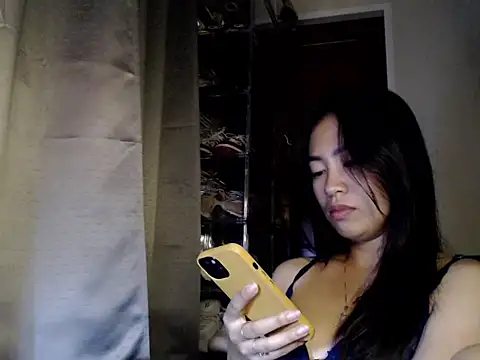 candycrushyyy online show from November 21, 7:45 pm