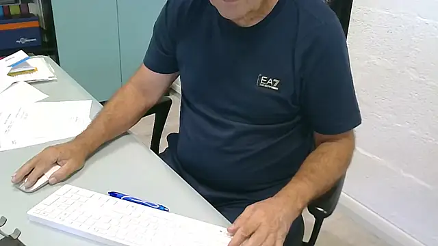 Snapshot of Bsxmaturo61 chatting on July 2, 2:01 pm Bsxmaturo61 online show from July 2, 2:01 pm