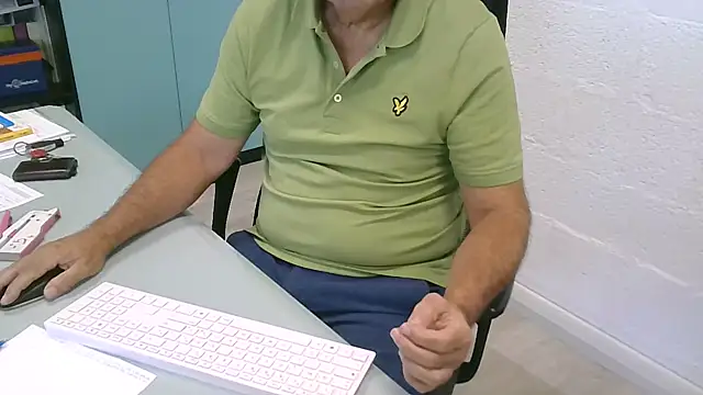Snapshot of Bsxmaturo61 chatting on July 21, 10:39 am Bsxmaturo61 online show from July 21, 10:39 am