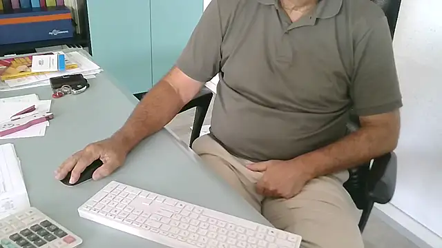 Snapshot of Bsxmaturo61 chatting on July 27, 8:21 am Bsxmaturo61 online show from July 27, 8:21 am