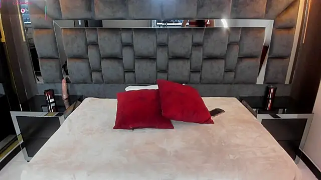 Snapshot of AndieJones_ chatting on September 11, 1:11 pm AndieJones  online show from September 11, 1:11 pm