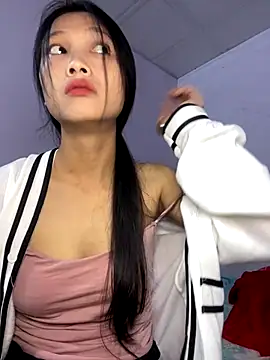 Snapshot of vyvy777 chatting on October 29, 1:30 am vyvy777 online show from October 29, 1:30 am