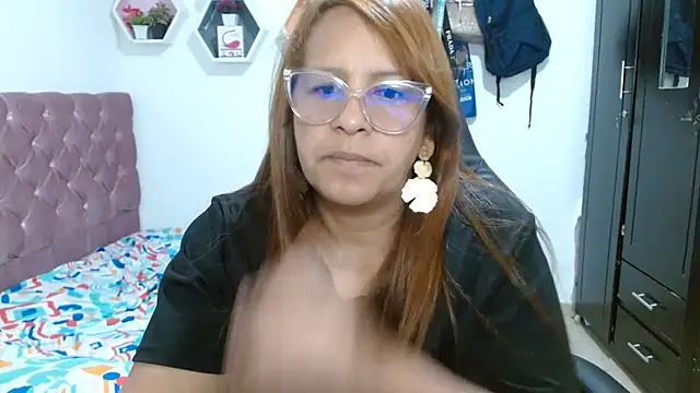 Snapshot of cristydirtyhot chatting on April 26, 10:24 am cristydirtyhot online show from April 26, 10:24 am