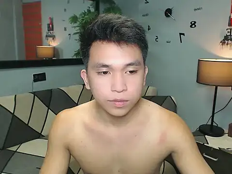 Snapshot of KingMateoGrey chatting on December 18, 1:39 pm KingMateoGrey online show from December 18, 1:39 pm