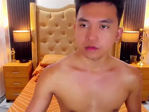 Snapshot of KingMateoGrey chatting on April 7, 2:39 pm KingMateoGrey online show from April 7, 2:39 pm