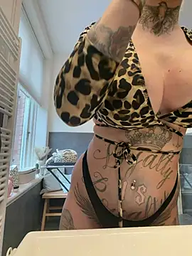 Snapshot of Jasmina-Joy chatting on February 21, 11:00 am Jasmina-Joy online show from February 21, 11:00 am