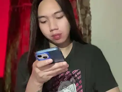 Snapshot of kat_mire chatting on December 17, 4:57 pm kat mire online show from December 17, 4:57 pm