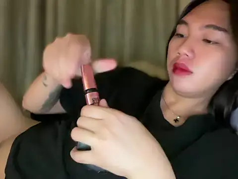 kat mire online show from April 1, 9:12 pm