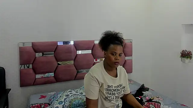 Snapshot of MiiaSmith__ chatting on October 8, 8:28 pm MiiaSmith online show from October 8, 8:28 pm